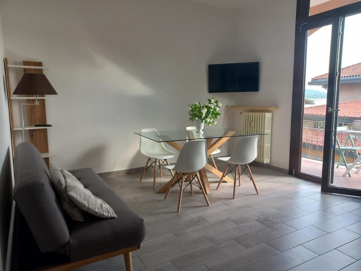Appartamento Miralago Con Giardino Sul Lago Gavirate Exterior foto